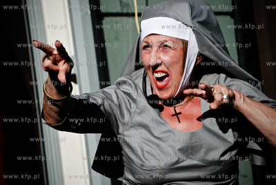 Pierwsza produkcja Teatru w Oknie, przedstawienie "Alchemik"...