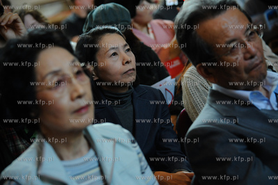 Gdansk Dwor Artusa. Grupa Japonczykow zrzeszonych w...