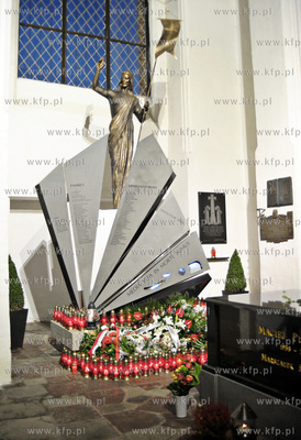 Pomnik ku czci pamieci ofiar katastrofy smolenskiej...