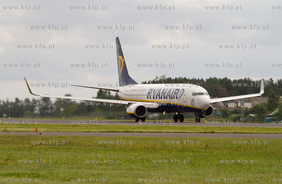 Gdansk,Rebiechowo. Nz. Boeing 737-800 linii Ryanair....