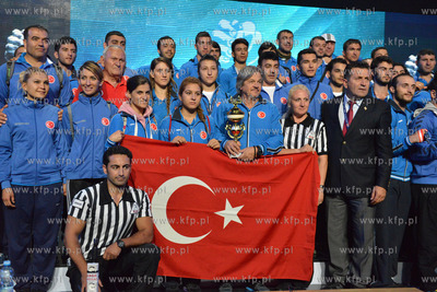 W ostatnim dniu odbywajacych sie w Hali Sportowo -...