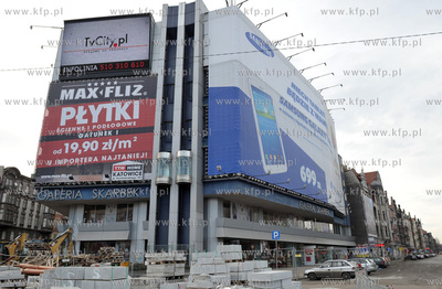 Katowice. Centrum miasta. Na zdjeciu  Galeria Handlowa...