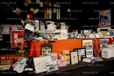 23 final WOSP w Gdyni. Licytacja prowadzona przez przez...