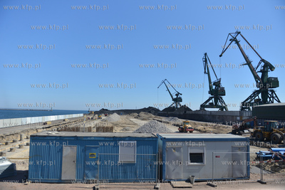 Przy Nabrzezu Francuskim w gdynskim porcie w miejscu...