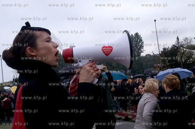Ogólnopolski strajk kobiet w Gdyni na Skwerze Kościuszki....