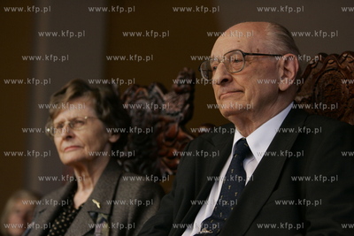 Wladyslaw Baroszewski otrzymal honorowe obywatelstwo...