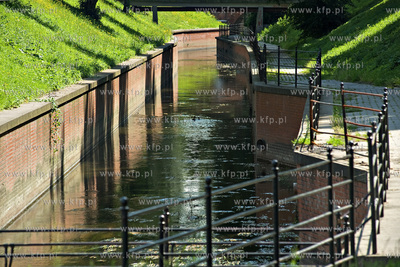Kanal Raduni w okolicy Bieskupiej Gorki w Gdansku.
10.07.2009
fot....
