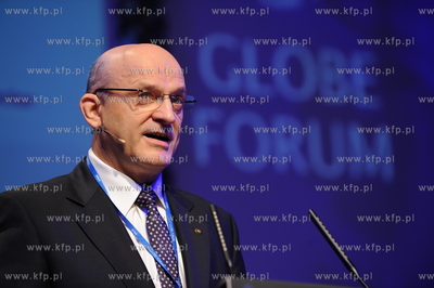 Gdansk, GLOBE FORUM 2009. Nz Pawel Olechnowicz - prezes...