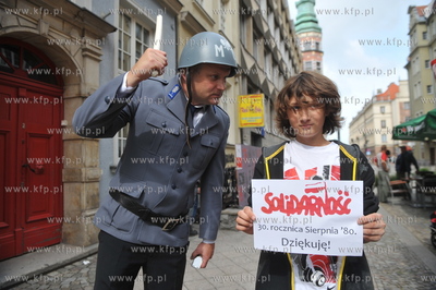 Gazeta Rock Cafe na ulicy Tkackiej w Gdansku. Jeden...