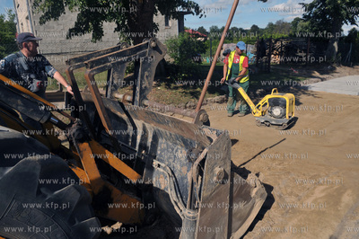 Wies Sulmin na Kaszubach w gmienie Zukowo. Budowa wiejskiej...