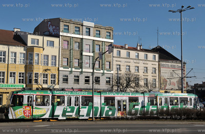 Gdansk. Tramwaj w barwach klubu sportowego Lechia Gdansk...