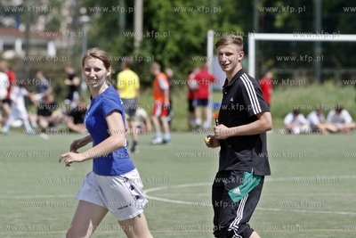 Gdansk Zaspa. Pilkarski turniej dzikich druzyn Do przerwy...