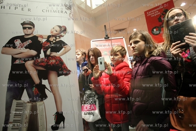 Galeria Baltycka w Gdansku. Promocja nowej plyty Donatana...