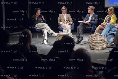 Spotkanie "Wojna obok nas. Historie odwagi, krzywdy,...