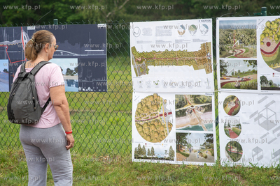 Deptak w Brzeźnie. Briefing prasowy, podczas którego...