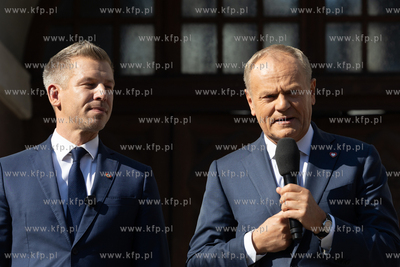 Gdańsk. Spotkanie premier Donald Tusk  premier Węgier...