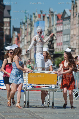 Gdansk. Dlugi Targ. Neptunalia. Wyscigi lozek szpitalnych.
18.05.2013
fot....