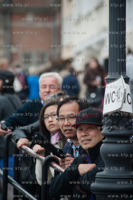 Gdansk. Dlugie Pobrzeze. Pelne turystow ulice starego...