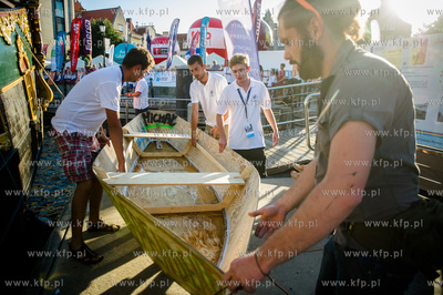 Gdansk. Rybackie Pobrzeze. Baltic Sail. Wodowanie i...