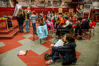 Gdansk. Biblioteka Manhattan w CH Manhattan. Spotkanie...