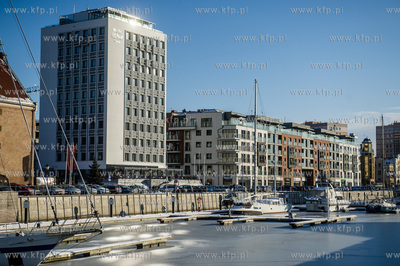 Gdańsk. Mroźny, słoneczny, zimowy dzień. Minusowe...
