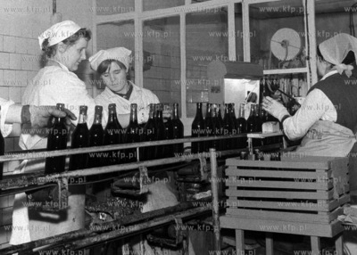 Produkcja wina owocowego przez Gdańskie Przedsiębiorstwo...