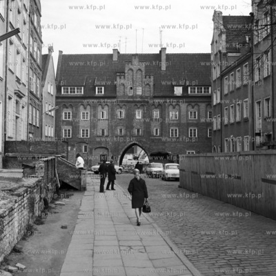 Brama Chlebnicka w Gdańsku.
11.1972
1listopad1972_z.kosycarz_p2
Fot....