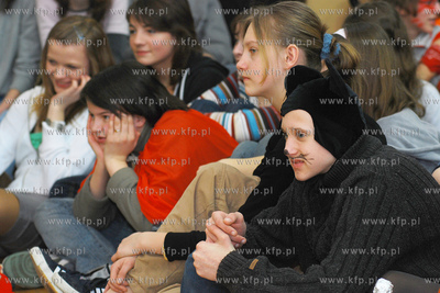 Uczniowie i pedagodzy rumskich szkol swietuja pierwszy...