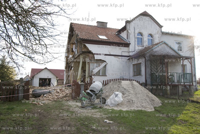 Kwidzyn. Zawalenie sciany budynku na ul. Zwirowa 16.
09.04.2009...