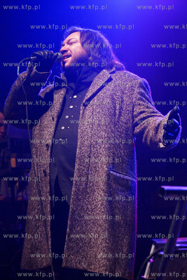 Kosciol sw. Trojcy w Gdansku.Mietek Szczesniak koleduje...