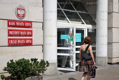 Dwie urzedniczki z Urzedu Miasta w Gdyni podejrzane...