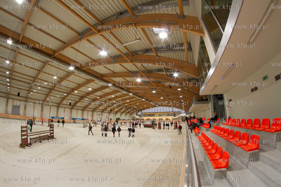 Pierwszy dzien Halowych Regionalnych Zawodow w Skokach...