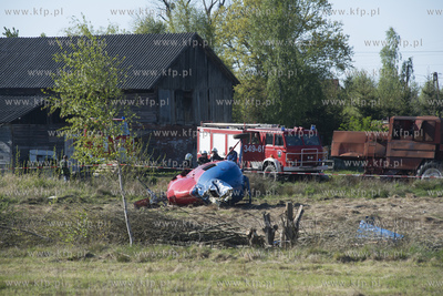 W miejscowosci  Czysta k. Smoldzina rozbil sie helikopter....