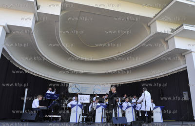 Sopot. Plac Zdrojowy k. Molo. Recital Krystyny Pronko...