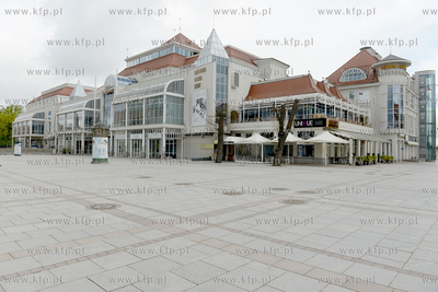 Sobota 25 kwietnia 2020 roku w Sopocie, godziny przedpołudniowe...