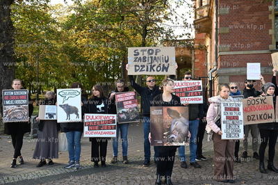 Siedziba Rady Miasta Gdańska. Protest aktywistów...