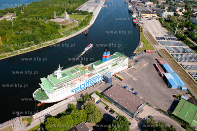 Port Gdańsk z lotu ptaka. 25.05.2009 fot. Kacper Kowalski...