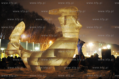 Gdynia, Bulwar Nadmorski. Festiwal rzezb lodowych....