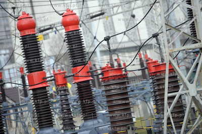 Element rozdzielni wysokiego napiecia w Gdyni. 26.02.2009...