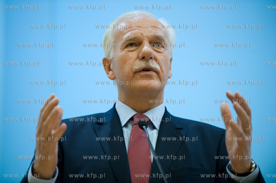 Spotkanie Andrzeja Olechowskiego ze studentami na Wydziale...