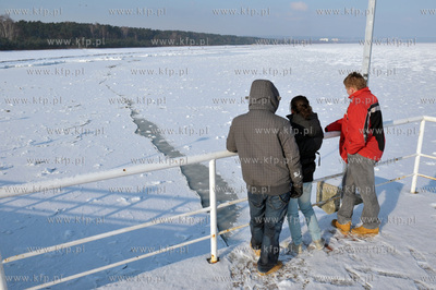 Niska temperatura spowodowala zamarzniecie Zatoki Gdanskiej....