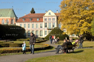 Park Oliwski w Gdansku Oliwie. Palac Opatow.  23.10.2011...