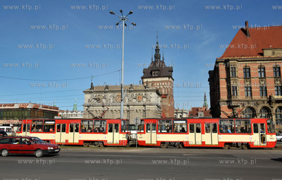 Gdansk. Tramwaj na skrzyzowaniu ul. Waly Jagiellonskie,...