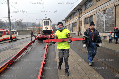 Gdansk - Zajezdnia Tramwajowa Wrzeszcz. Rozladunek...