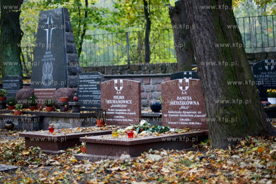 Gdansk. Cmentarz Garnizonowy. Symboliczne groby Danuty...