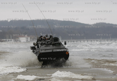 Sopot. Oficjalny sztab WOSP przy Sopockim Klubie Zeglarskim...