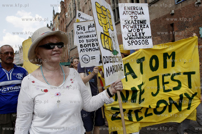Gdansk.Demonstracja przeciwnikow budowy elektrowni...