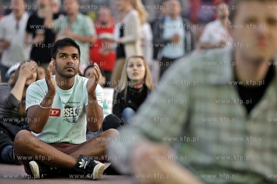 Gdansk. Mistrzostwa Europy w Pilce Noznej. Kibice ogladaja...