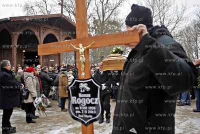Cmentarz garnizonowy w Gdansku. Pogrzeb pilkarza i...