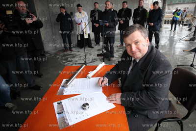 Uroczystosc wmurowania kamienia wegielnego pod budowe...